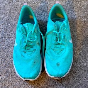 Teal nike Flex experience 8 size 6Y